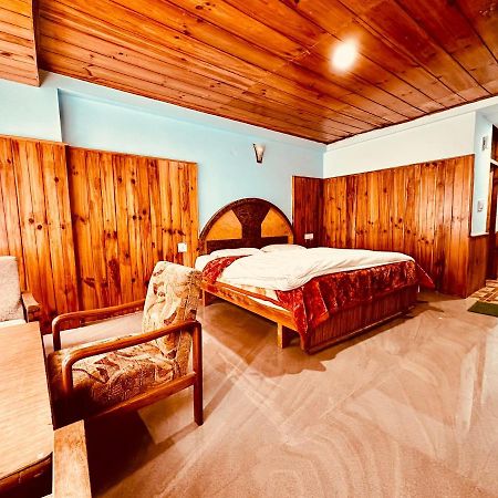 Hotel D Kanchan Manali Exteriör bild