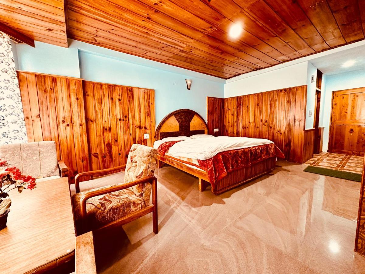 Hotel D Kanchan Manali Exteriör bild
