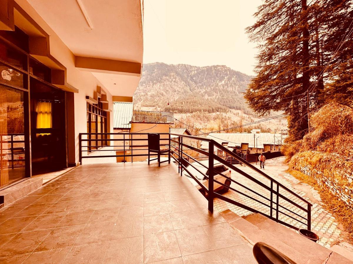 Hotel D Kanchan Manali Exteriör bild